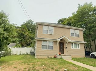 15 William St, Tinton Falls, NJ 07724