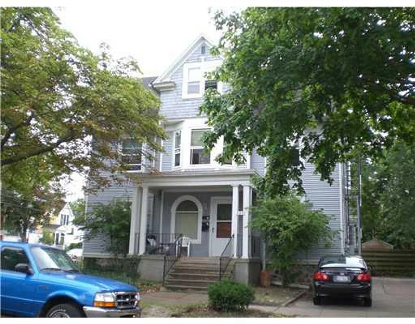 720 Catherine St photo 1