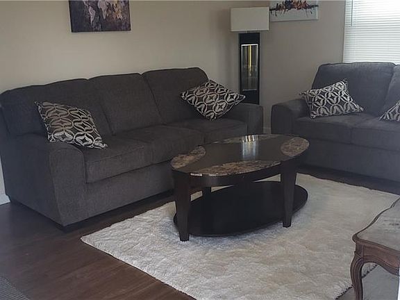 3rd image of 11909 Summerland Ave