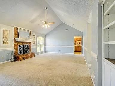 4th image of 311 E Valleywood Dr