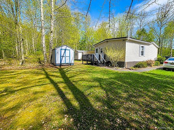 3rd image of 702 Budd Road