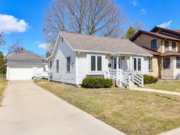 204 West Court STREET, Elkhorn, WI 53121