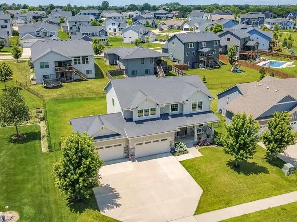 3626 NW 164th St, Clive, IA 50325
