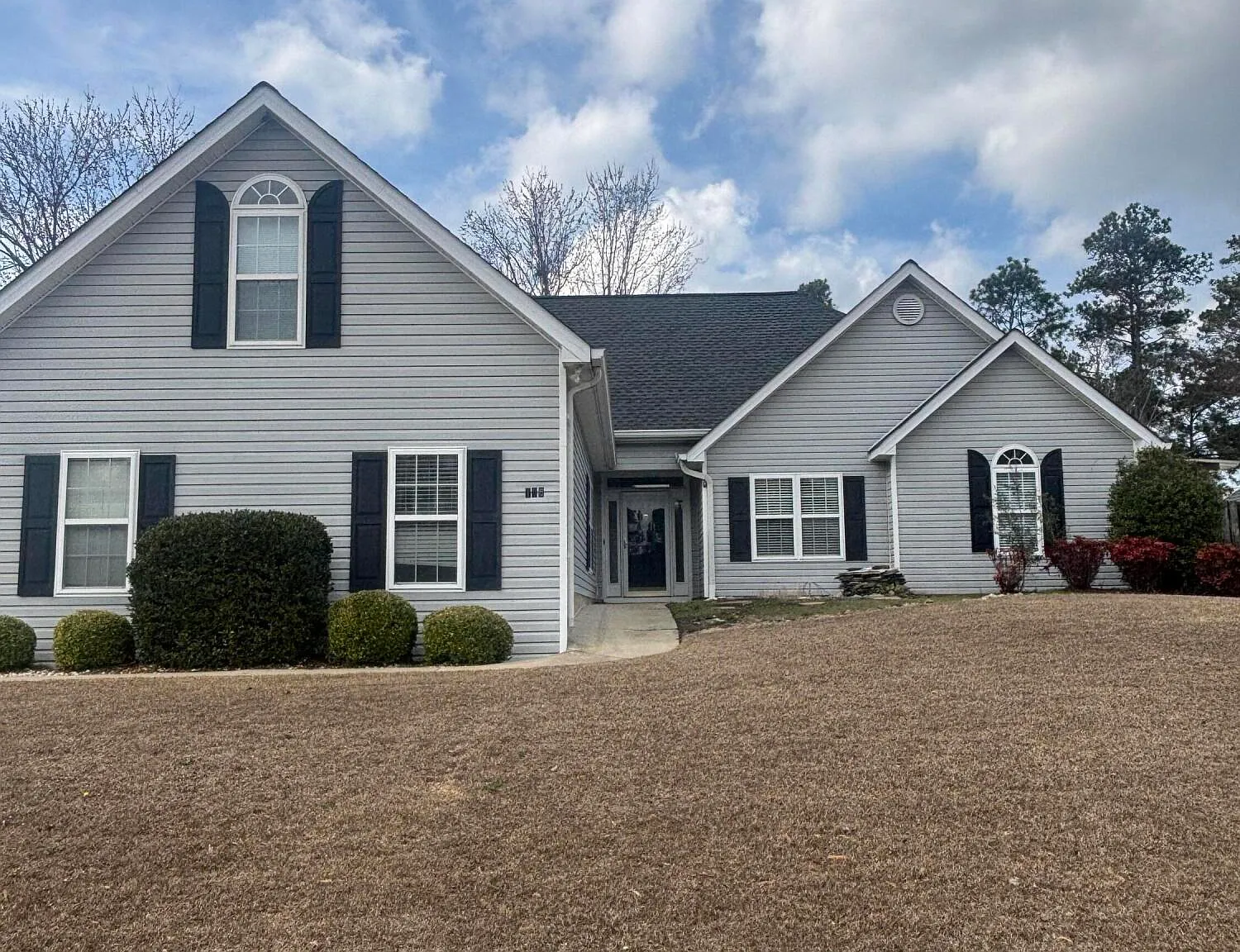 3 bed, 2.0 bath, 2105 sqft, $2,000 — Photo 3