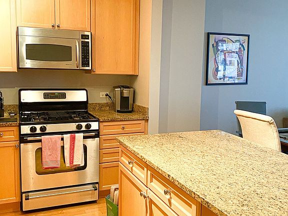 4th image of 1250 S Michigan Ave APT 1707