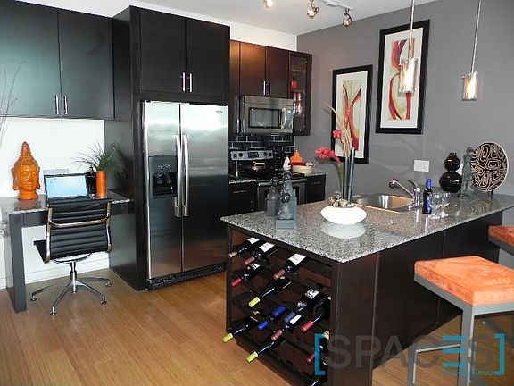 3rd image of 161 W Kinzie St APT 1605