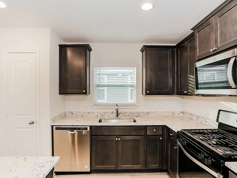 1456 Palamedes Dr — Photo 8
