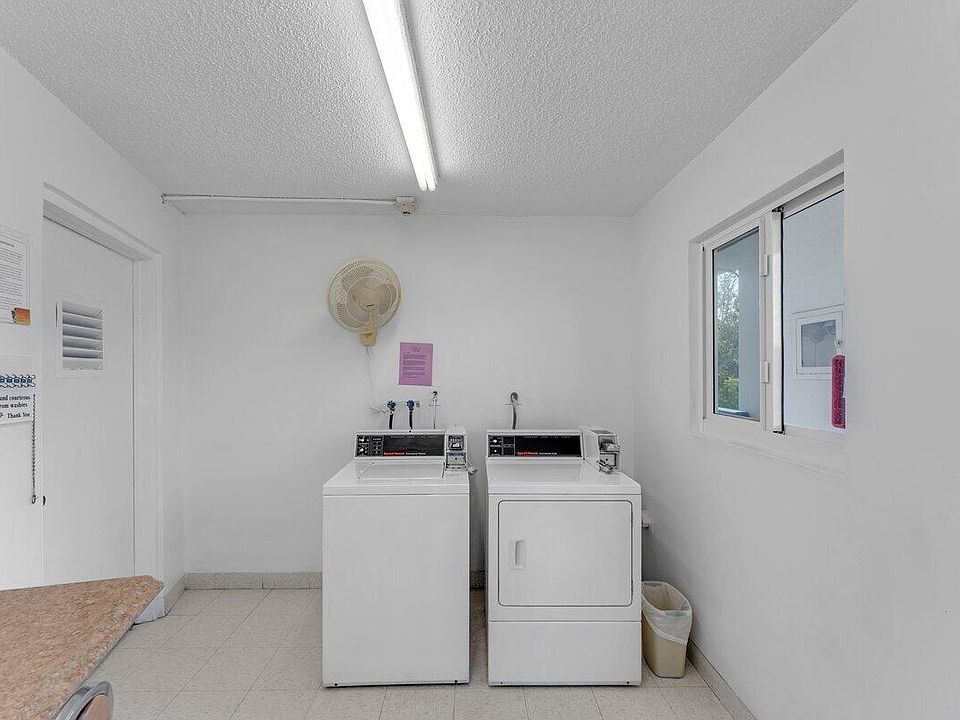 1st image of 2114 Newport U