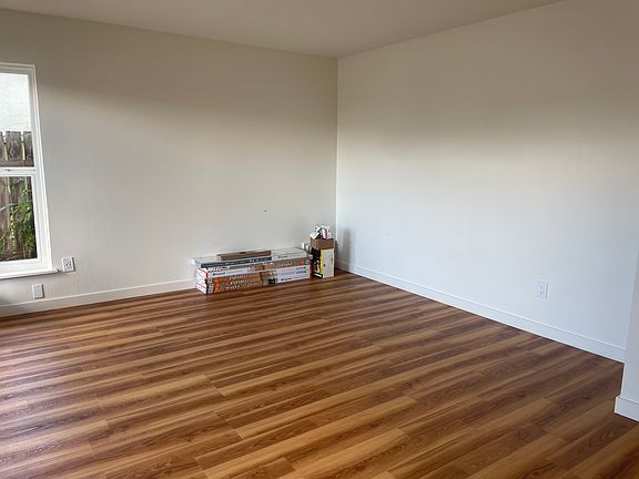 4th image of 3422 21st Ave W APT 2