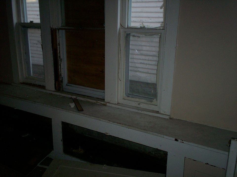 2nd image of 1086 E 74th St