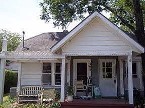 2nd image of 305 W Walnut St