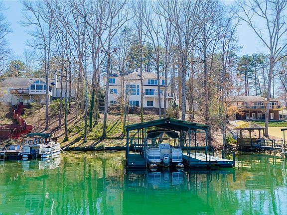 2nd image of 118 Pinnacle Pointe Dr