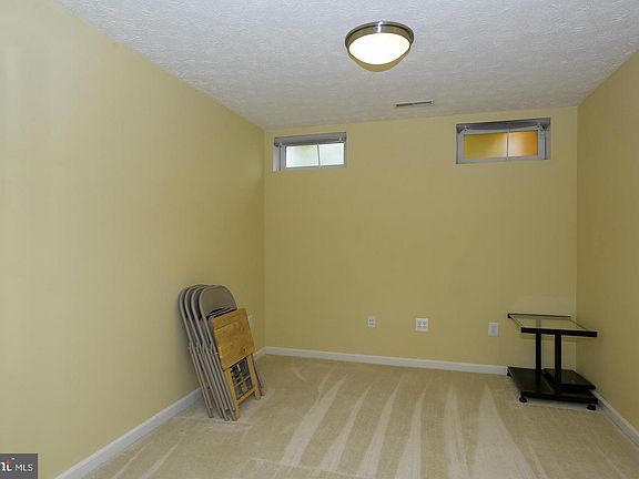 5th image of 8726 Thornbrook Dr