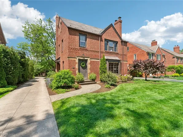 2402 Fenwood Rd, University Heights, OH 44118