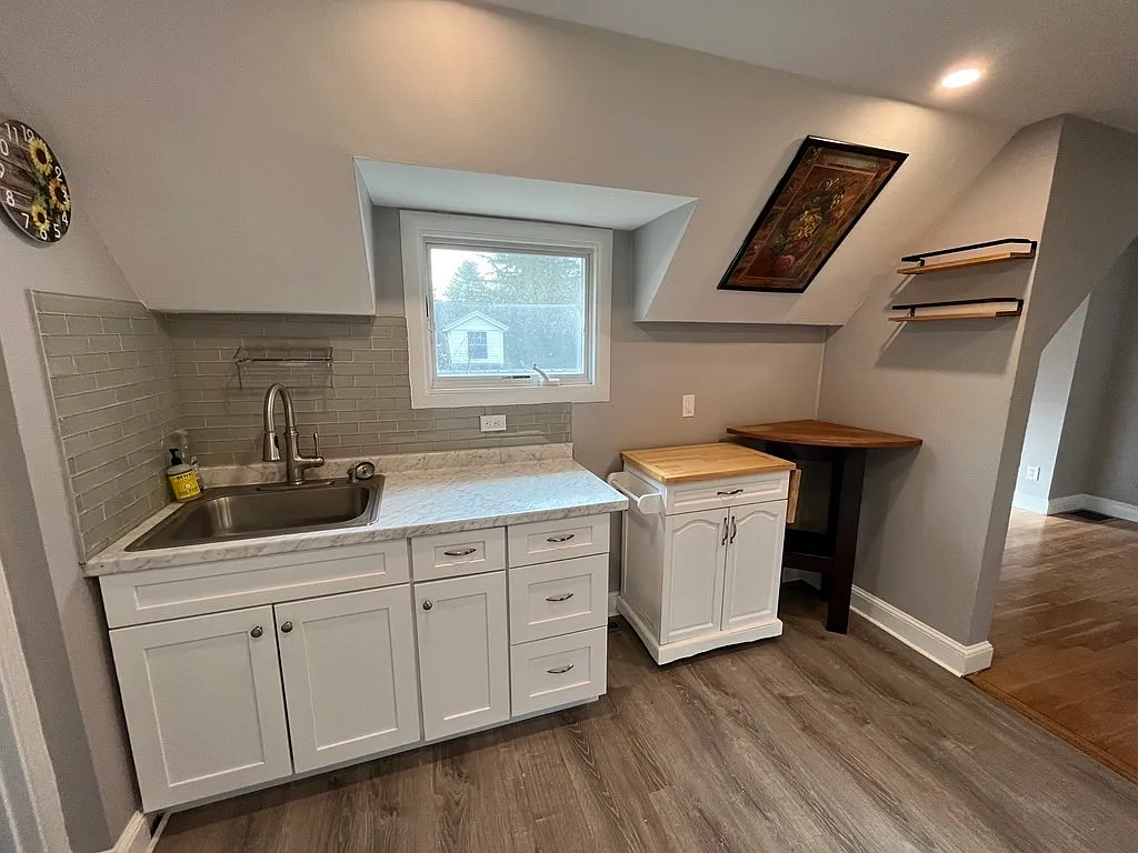1 bed, 450 sqft, $1,750 — Photo 3