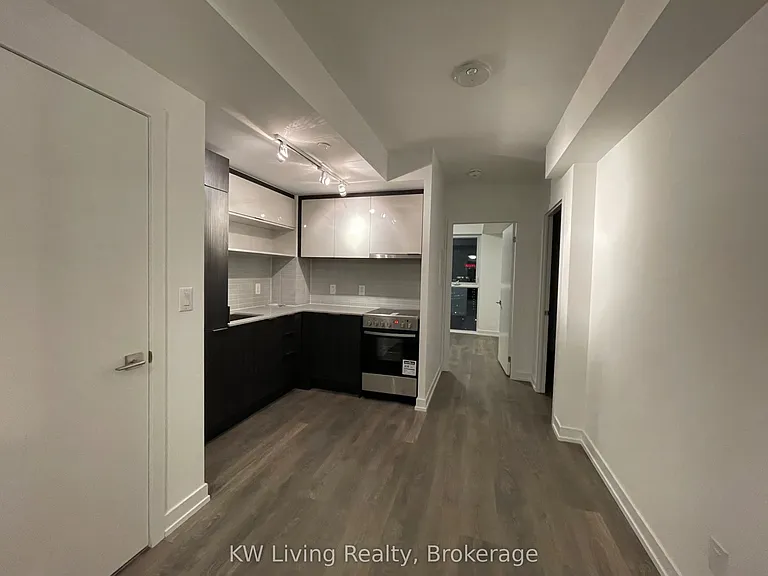 159 Wellesley St E #2102 — Photo 3