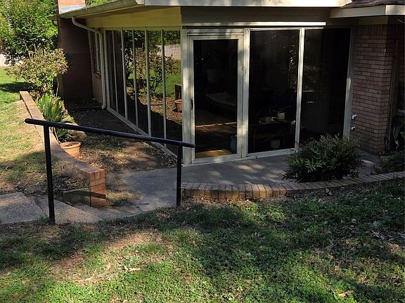 4th image of 706 Livingston Ave