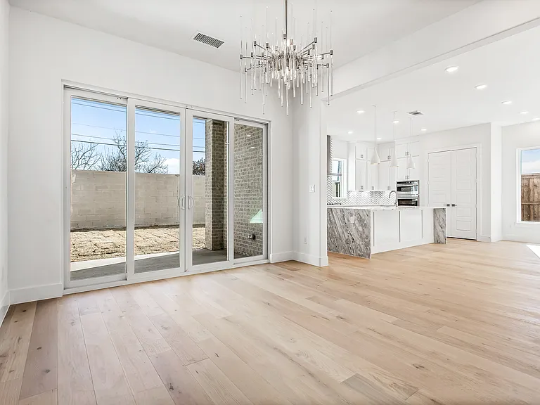 917 Protea St — Photo 17