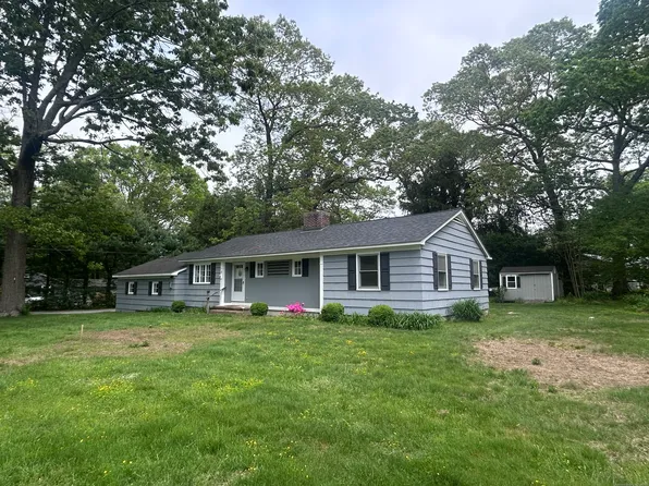 15 Melody Lane, Essex, CT 06442