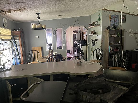 3rd image of 624 Crestlyn Dr