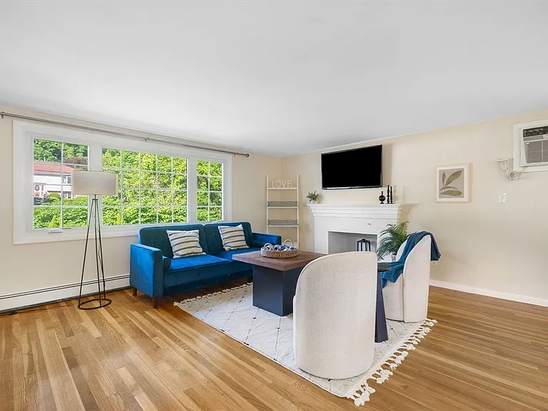 221 Totten Pond Rd — Photo 11