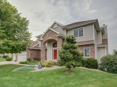 706 Stoney Hill Ln, Cottage Grove, WI, 53527