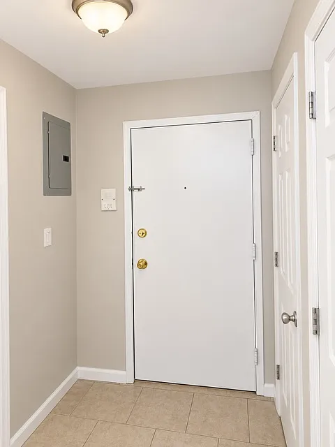 Studio, 250 sqft, $1,700 — Photo 3