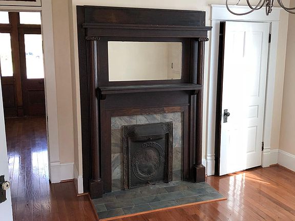 Flex room that can serve either as a bedroom or the dining room. This room has an outside entrance.