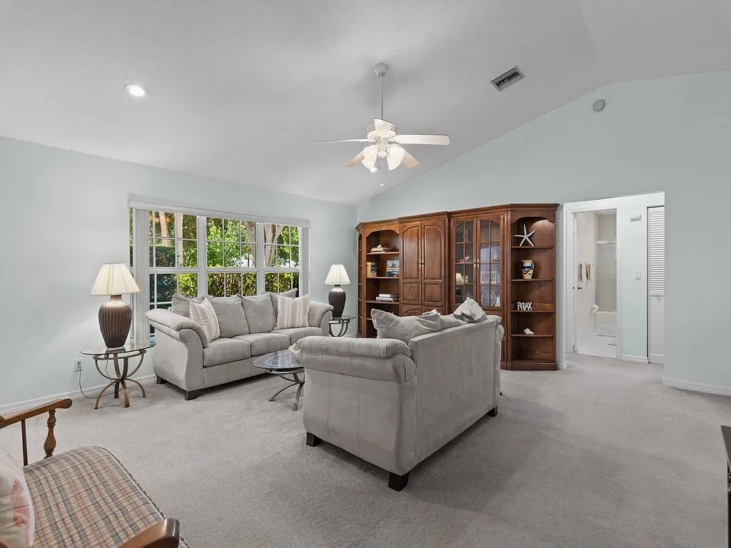 3 bed, 2.5 bath, $5,500 — Photo 4