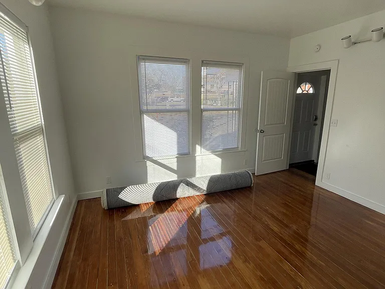 117 S Welch St — Photo 5