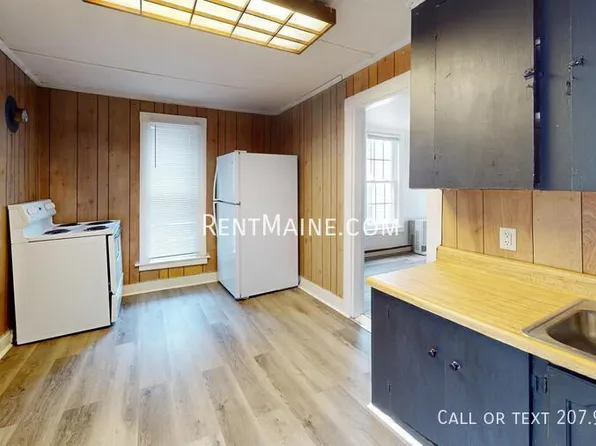 53 Parker St APT 3, Brewer, ME 04412