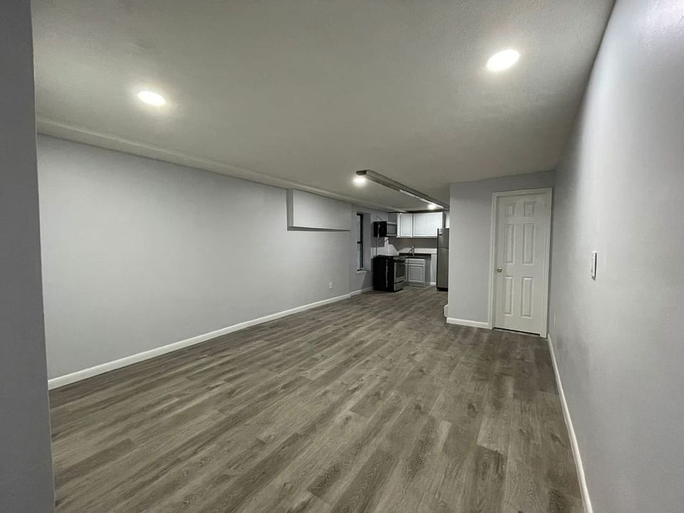 1st image of 1736 Undercliff Ave #1