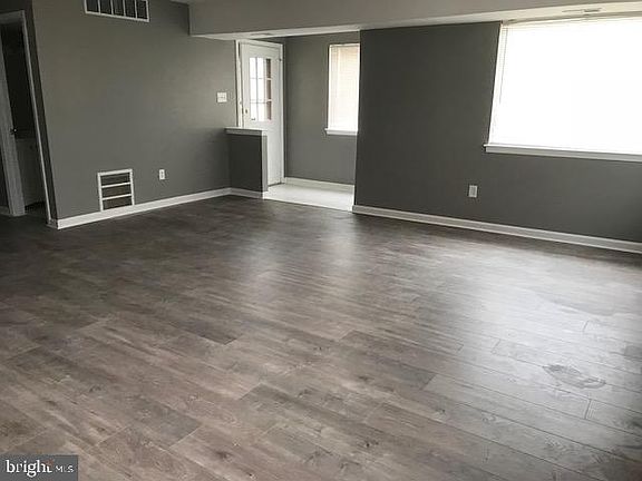 2nd image of 326 Stonehouse Ln