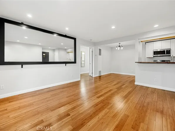 215 Wichita Ave APT 301, Huntington Beach, CA 92648