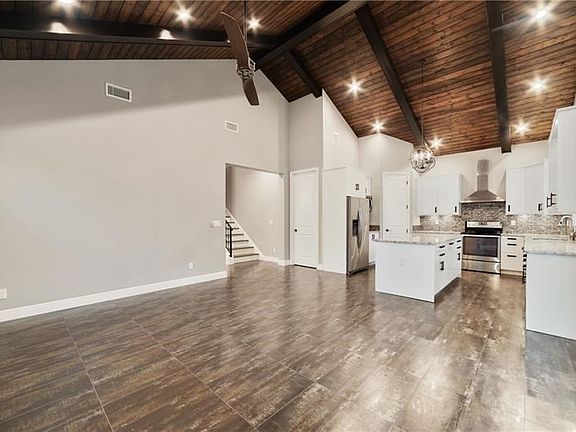 State-of-the-art Kitchen/Family Room