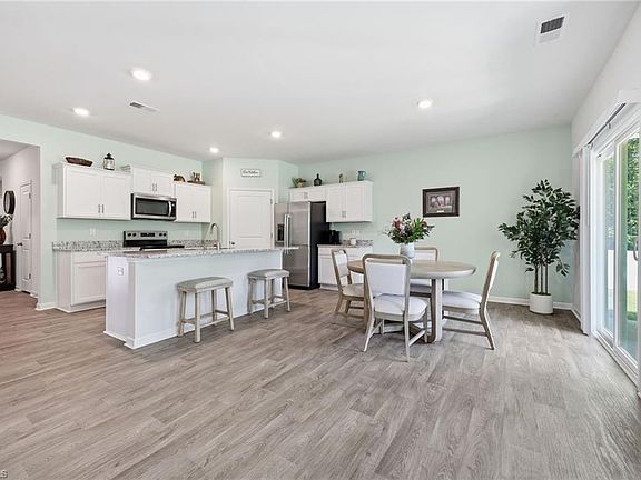 2nd image of 214 Jack Rabbit Ct