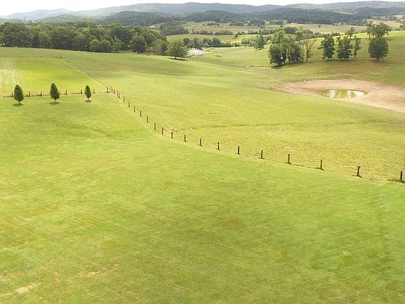 5th image of 261 Farm Fields Ln