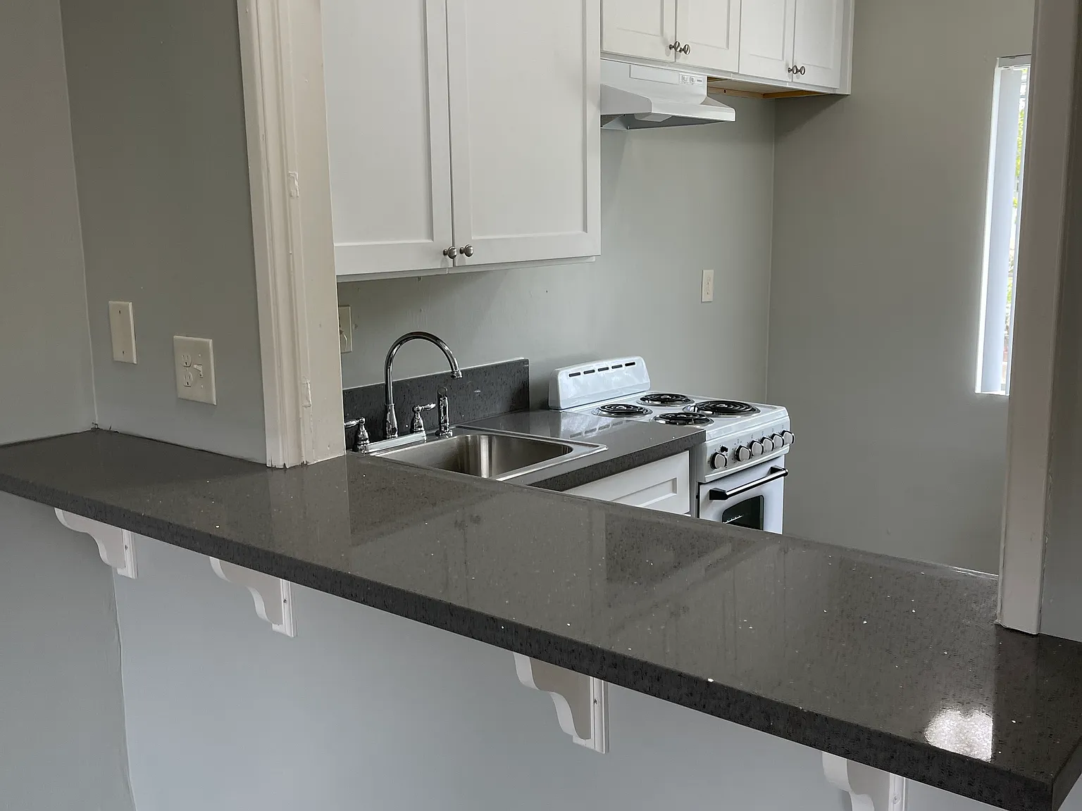 Alta Court Apartments — Photo 4
