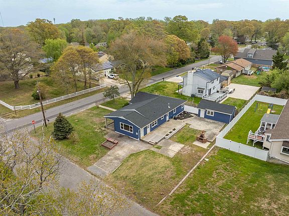 5th image of 934 Carol Ave