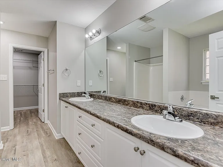 7604 Pleasantville Way — Photo 28