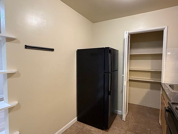 5th image of 5497 Claremont Ave