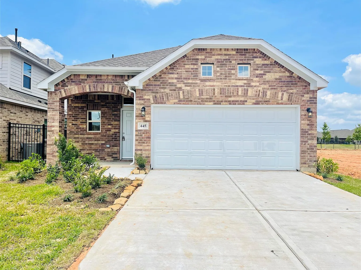 3 bed, 3.0 bath, 1800 sqft, $2,250 — Photo 3