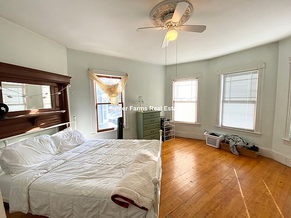4th image of 67 Hillside St