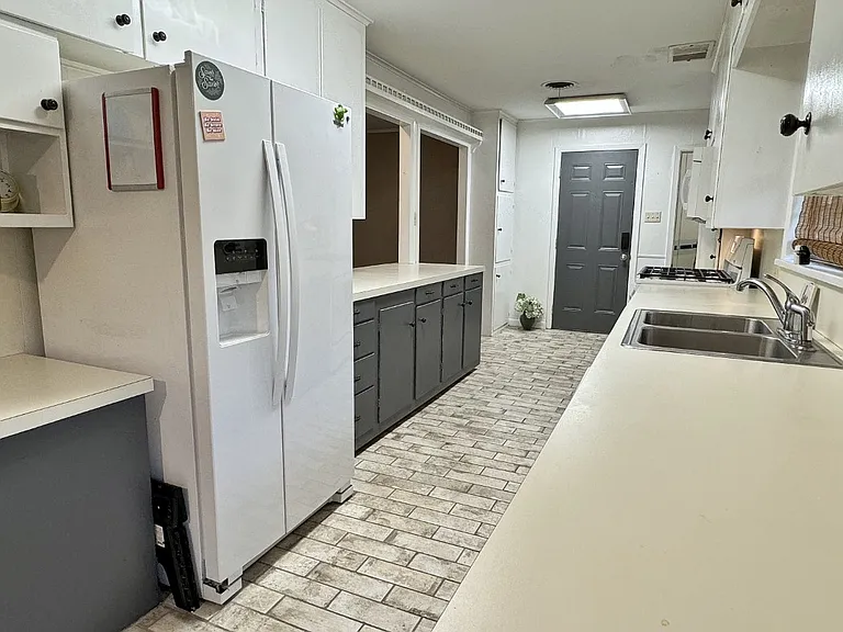 102 N Pinecrest Dr — Photo 11