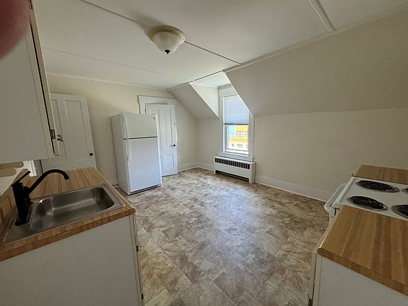 3rd image of 5 Park St #1