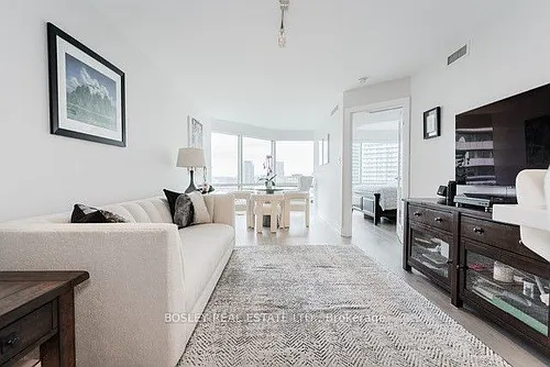 1001 Bay St #2219 Photo 1