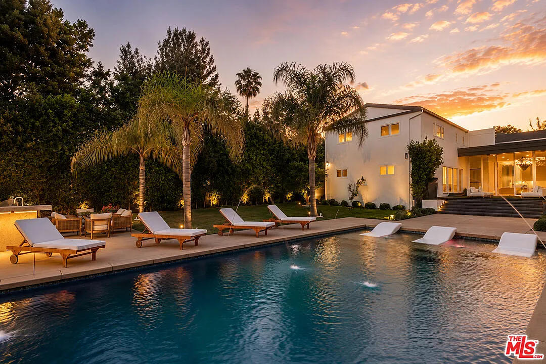 7 bed, 9.0 bath, 6500 sqft, $49,995 — Photo 2
