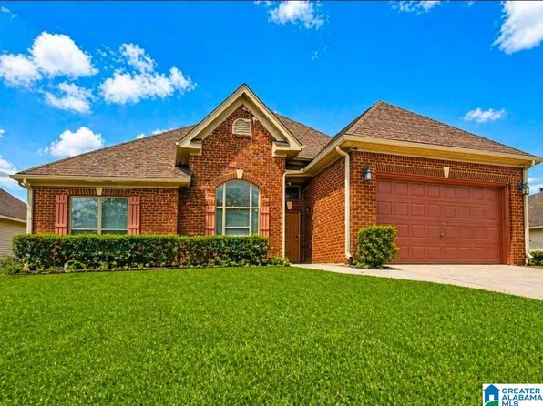 2042 Forest Lakes Ln, Sterrett, AL 35147