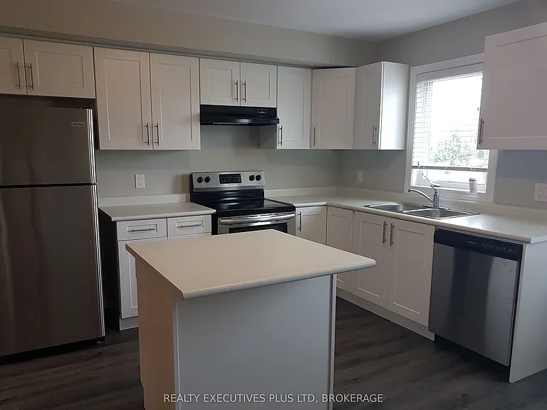 7768 Ascot Cir #3 — Photo 4