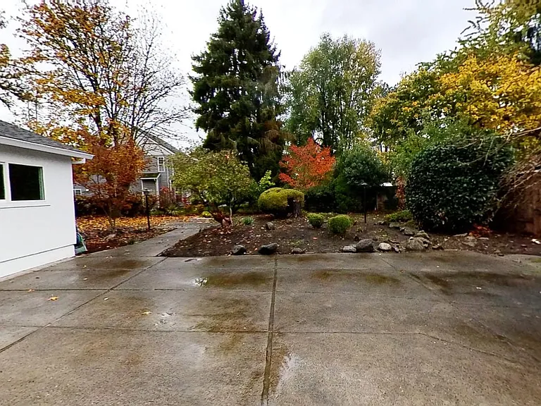 1722 NE Jackson School Rd — Photo 28